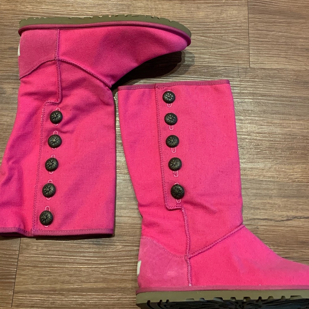 Pink Uggs
